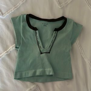 Urban outfitters go for gold, rare collectable color.